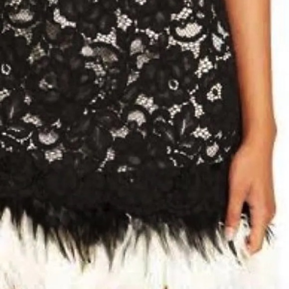 495.00 DKNY GORGEOUS DESIGNER BLACK LABEL OSTRICH FEATHER HEM DRESS - Picture 3 of 9